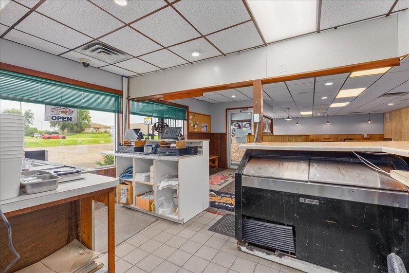 Here's your chance to own a versatile commercial property in a - photo 10