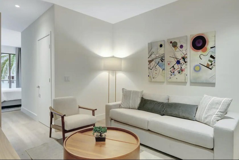 Turn-key and fully furnished 1-bedroom, 1-bath unit in the heart - photo 2