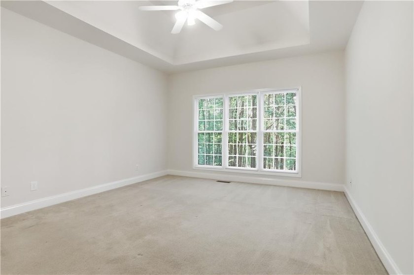 Check out 940 Cider Ridge Ct, a residence arranged for everyday - photo 4