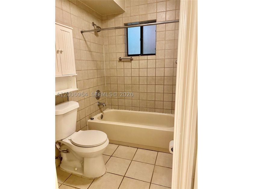 Highly sought-after Horizons West FIRST FLOOR 1 bedroom / 1.5 - photo 17