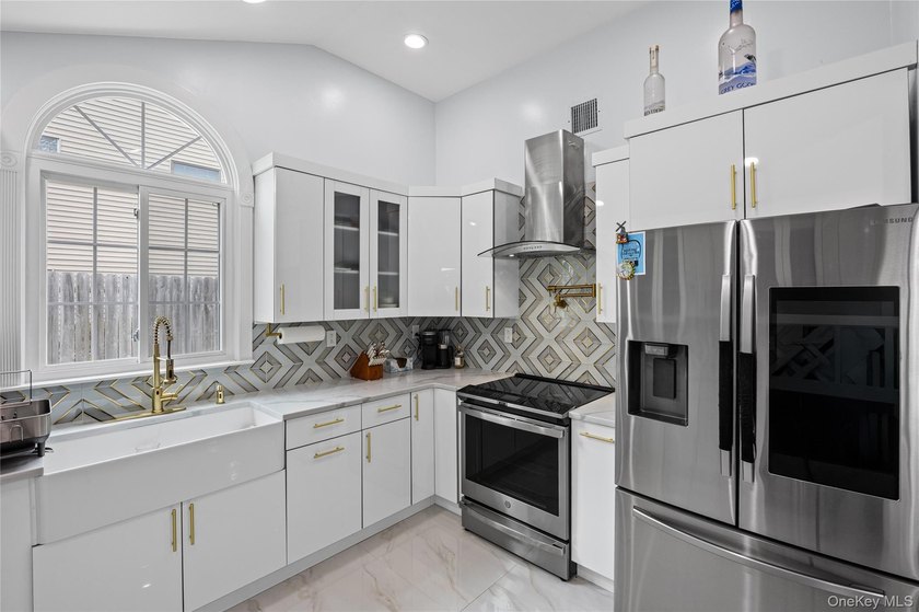 Welcome to 1022 Fire Island Avenue, a beautifully maintained - photo 17