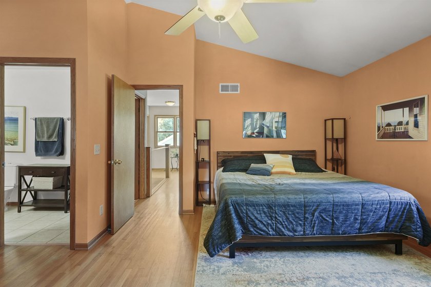 Showings begin on July 17, 2026 @NOON Beautifully updated - photo 20