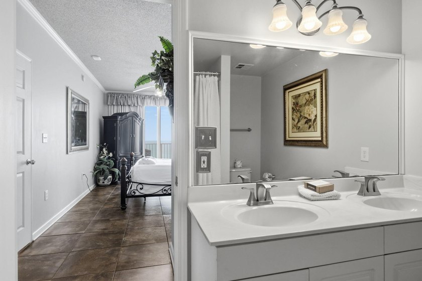 Welcome to Majestic Sun B1001, an exceptional 10th-floor corner - photo 23