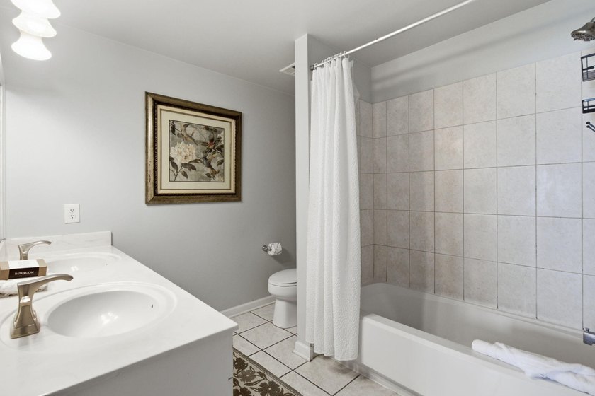 Welcome to Majestic Sun B1001, an exceptional 10th-floor corner - photo 24