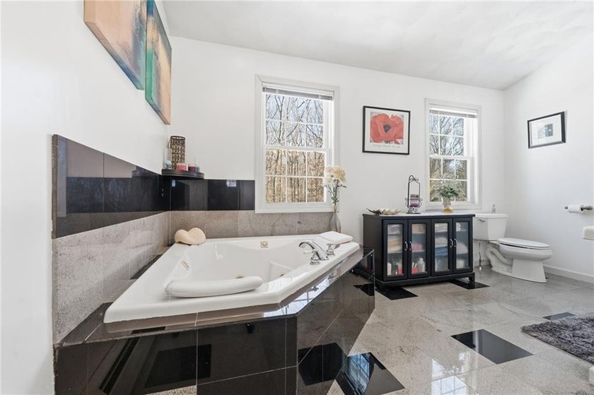 MOTIVATED SELLER! Say come see my beautiful Four bedroom 3 - photo 25