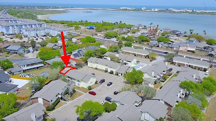 This remodeled second floor condo features, 2 bedrooms, 2 full - photo 2
