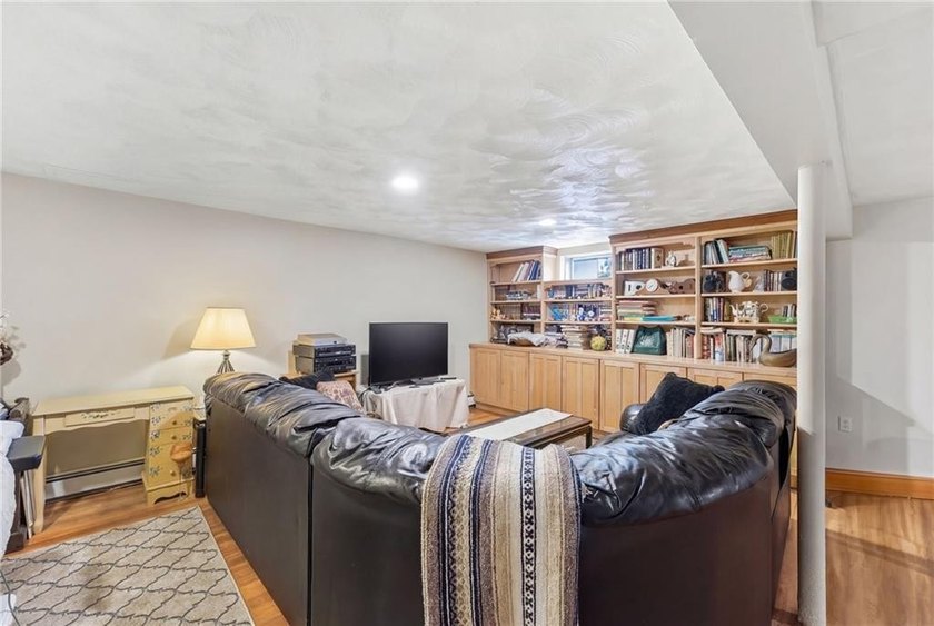 MOTIVATED SELLER! Say come see my beautiful Four bedroom 3 - photo 35