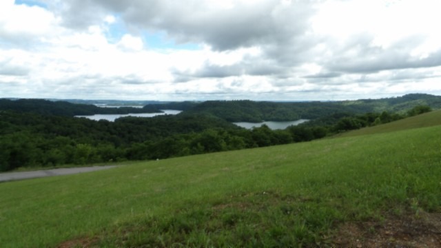 0.51 AC WITH YEAR AROUND DALE HOLLOW LAKE &amp; MOUNTAIN VIEWS - photo 7