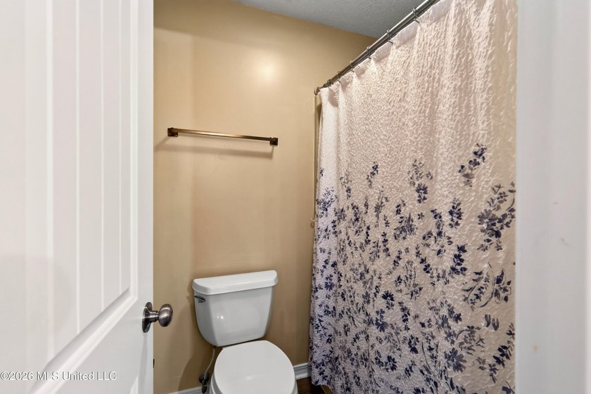 Welcome to 13000 Quail Ridge Road, a spacious property situated - photo 28