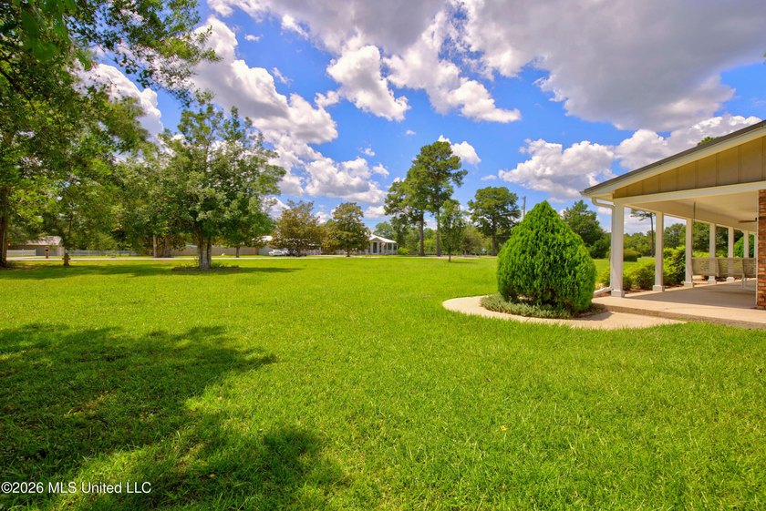 Welcome to 13000 Quail Ridge Road, a spacious property situated - photo 32