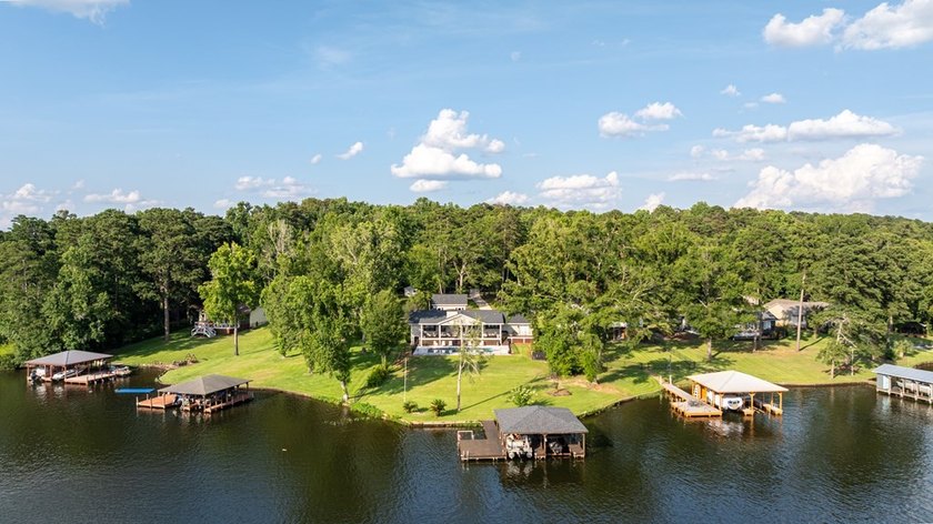Lake Sinclair living has always been a gift to enjoy and now you - photo 33