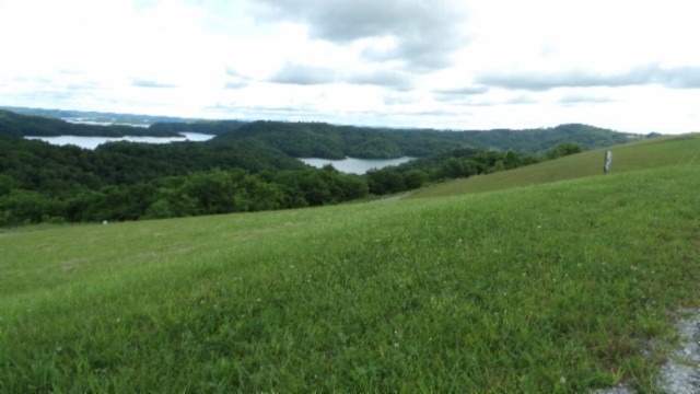 0.51 AC WITH YEAR AROUND DALE HOLLOW LAKE &amp; MOUNTAIN VIEWS - photo 11