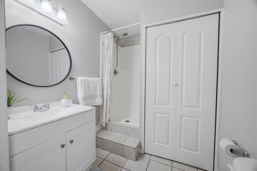 Townhouse price to sell...Located in Shalimar at 145 4th Avenue - photo 17