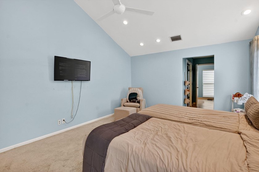 Welcome to this single-story residence in Boca Greens 5, Boca - photo 17