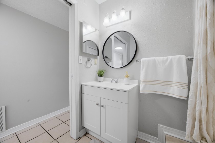 Townhouse price to sell...Located in Shalimar at 145 4th Avenue - photo 21