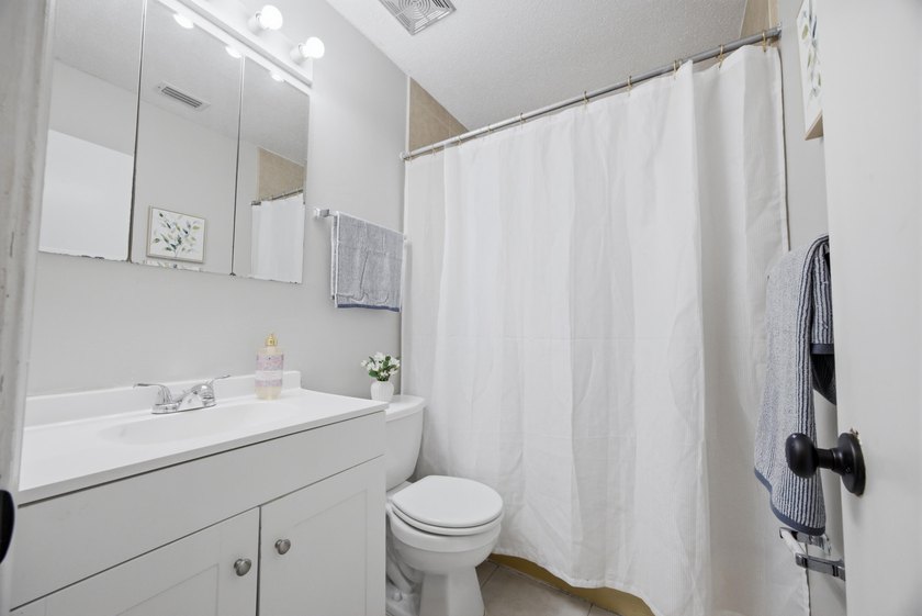 Townhouse price to sell...Located in Shalimar at 145 4th Avenue - photo 42