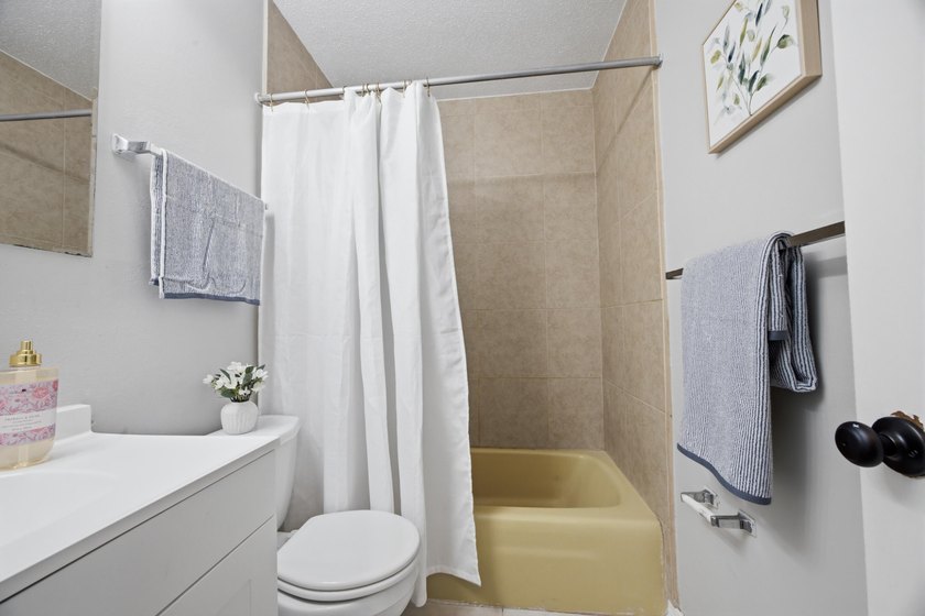 Townhouse price to sell...Located in Shalimar at 145 4th Avenue - photo 45