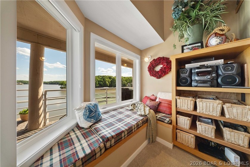 Move right in and start enjoying the lake! This turn-key - photo 31