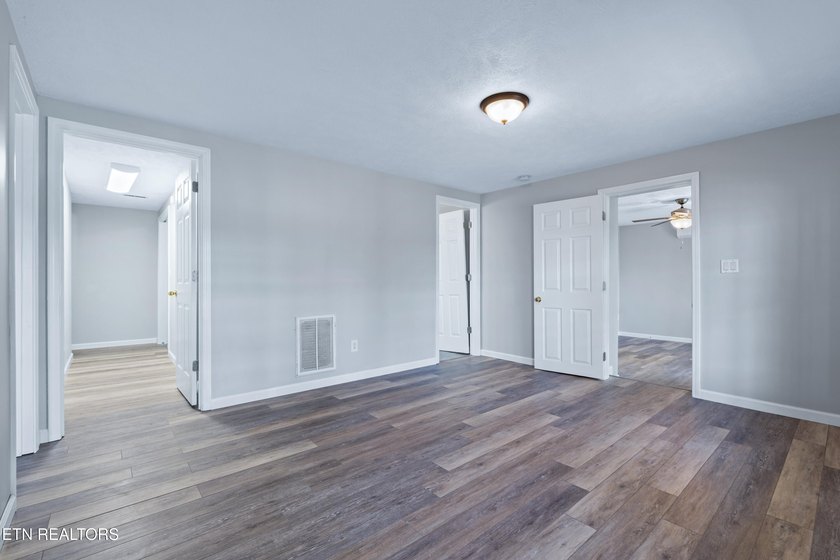 Welcome to 1413 Highway 139 in Dandridge, where breathtaking - photo 34
