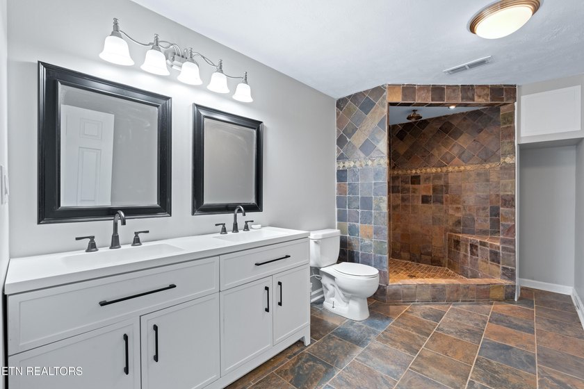 Welcome to 1413 Highway 139 in Dandridge, where breathtaking - photo 39
