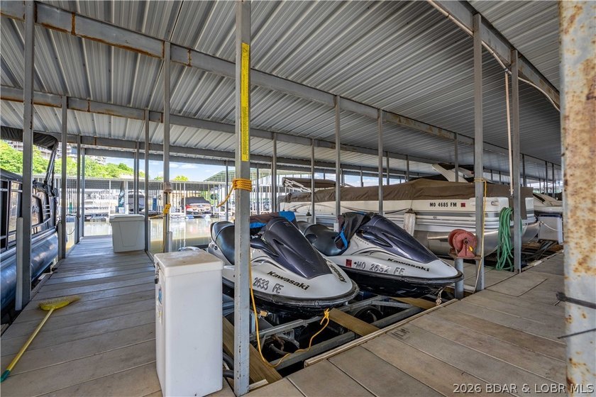 Move right in and start enjoying the lake! This turn-key - photo 44