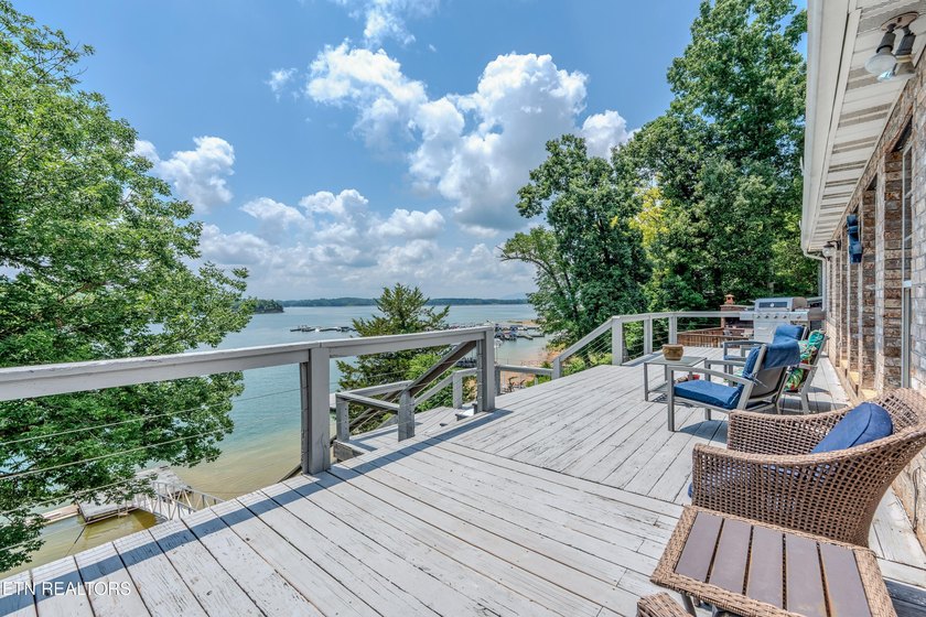 Welcome to 1413 Highway 139 in Dandridge, where breathtaking - photo 46