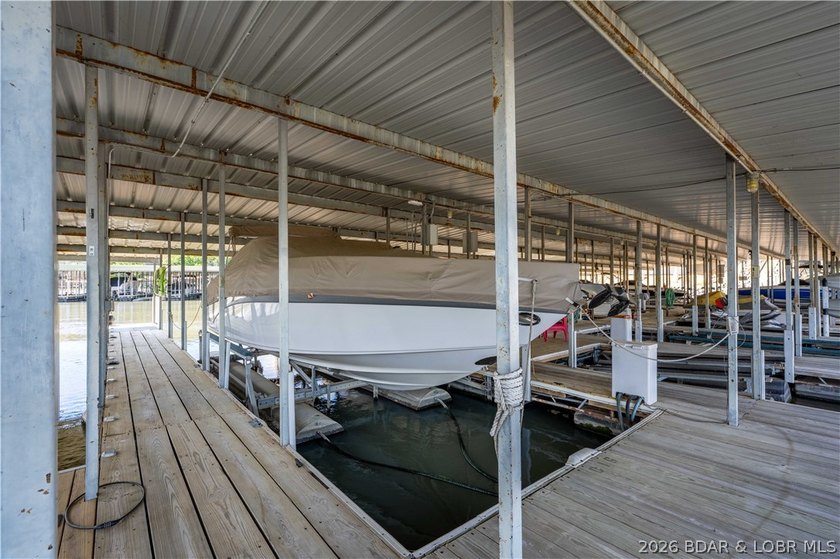 Move right in and start enjoying the lake! This turn-key - photo 47