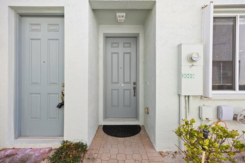 Stunning 2-bedroom, 2.1-bath townhouse with updates throughout! - photo 2