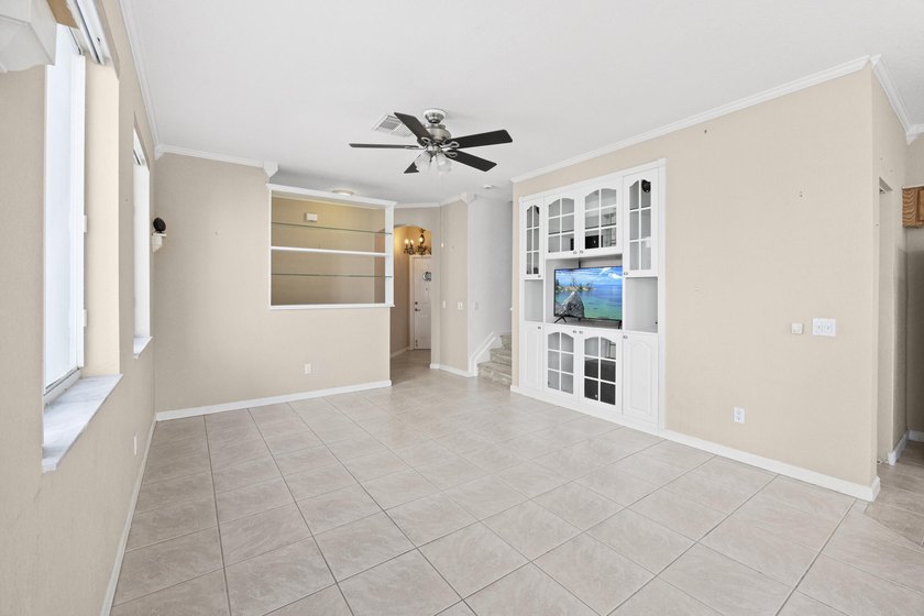 Stunning 2-bedroom, 2.1-bath townhouse with updates throughout! - photo 5