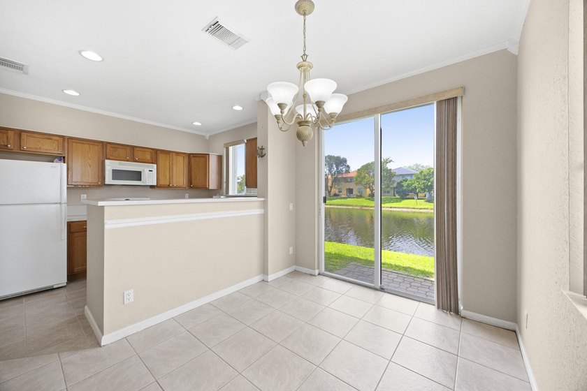 Stunning 2-bedroom, 2.1-bath townhouse with updates throughout! - photo 8