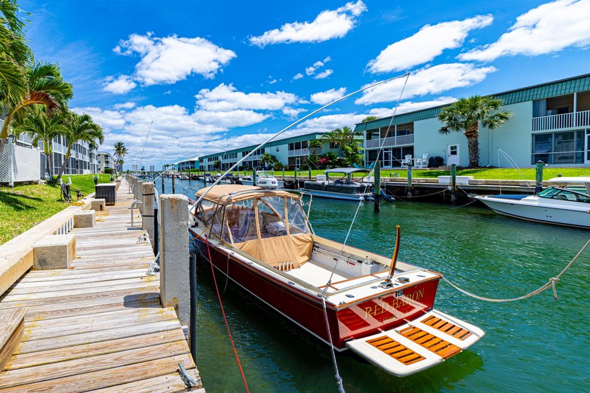 INTRACOASTAL VIEWS!! This adorable, newly remodeled, 2 bedroom - photo 22