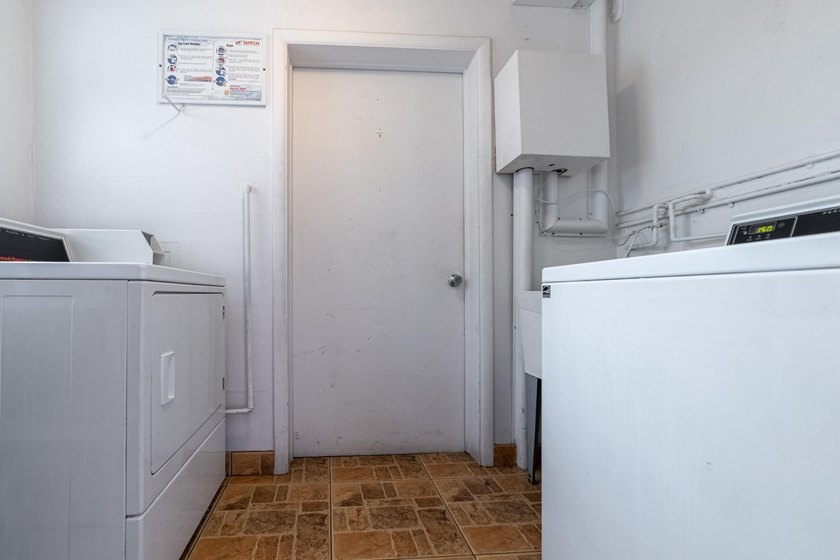 INTRACOASTAL VIEWS!! This adorable, newly remodeled, 2 bedroom - photo 40