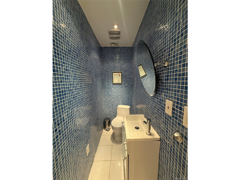 Welcome to 40 Portico Place, a beautifully maintained and - photo 12