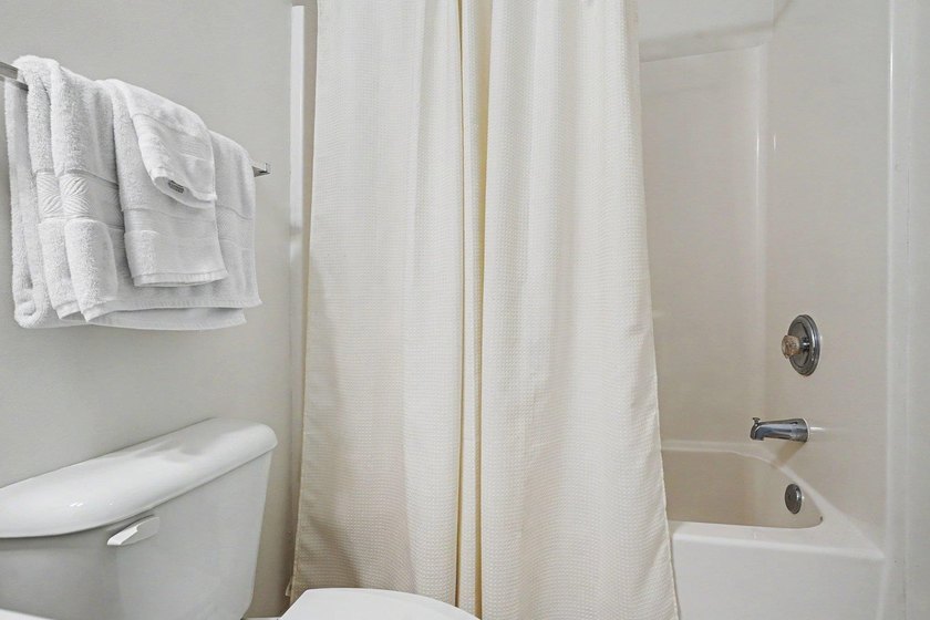 Welcome to your coastal retreat in the highly sought-after - photo 19