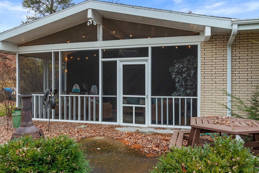 Seize The Opportunity! MOVE IN &amp; ENJOY! LARGE 4-BDRM 3-BATH - photo 46