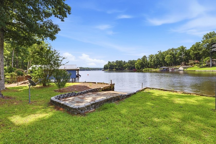 Situated on Lots 17 &amp; 18 with approximately 233 feet of - photo 14