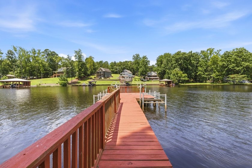 Situated on Lots 17 &amp; 18 with approximately 233 feet of - photo 24