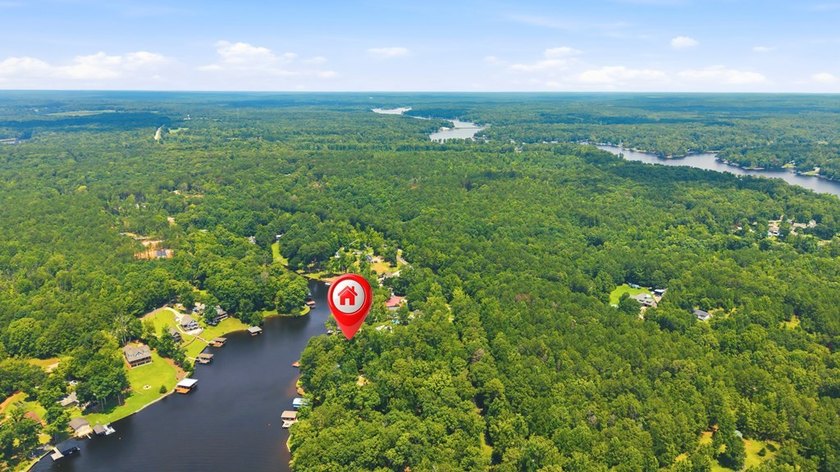 Situated on Lots 17 &amp; 18 with approximately 233 feet of - photo 26