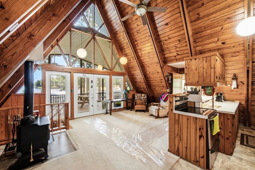 Situated on Lots 17 &amp; 18 with approximately 233 feet of - photo 28