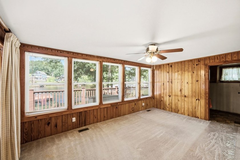 Situated on Lots 17 &amp; 18 with approximately 233 feet of - photo 30