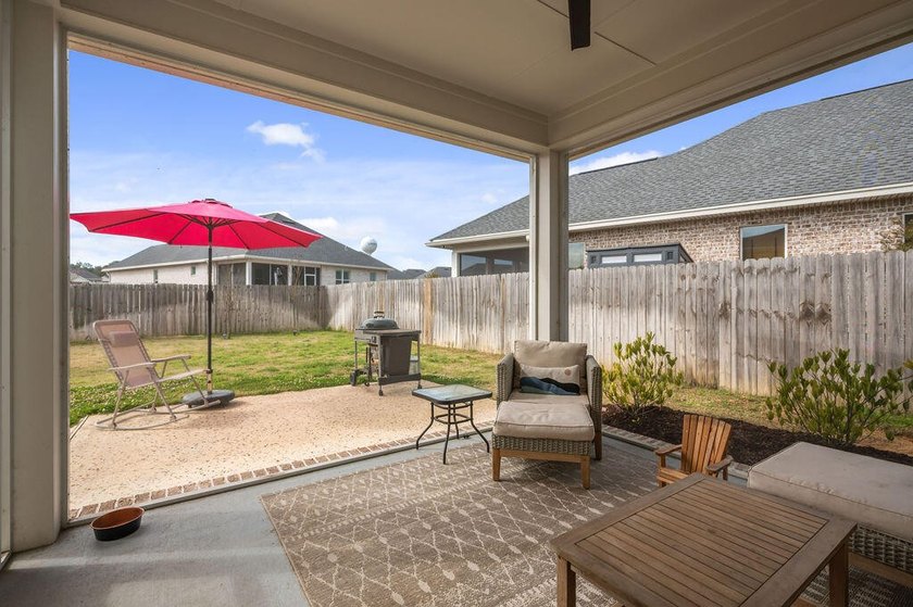 Located in beautiful Valparaiso, Florida -- a charming home - photo 40