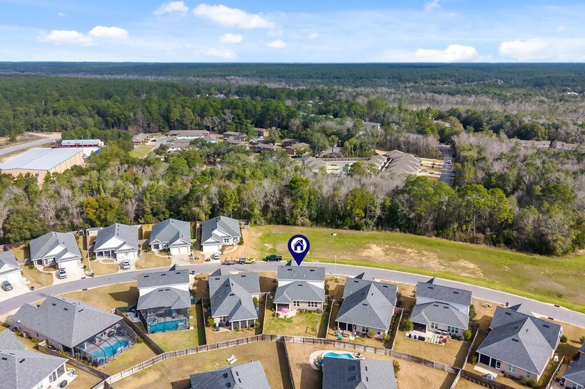 Located in beautiful Valparaiso, Florida -- a charming home - photo 45