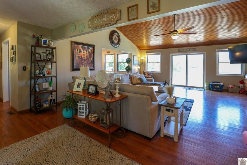 Located in Malcolm Creek on Kentucky Lake in Benton, KY, this - photo 22