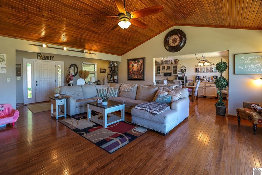 Located in Malcolm Creek on Kentucky Lake in Benton, KY, this - photo 25