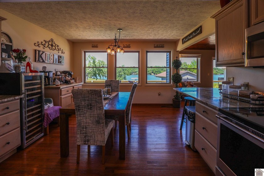 Located in Malcolm Creek on Kentucky Lake in Benton, KY, this - photo 31