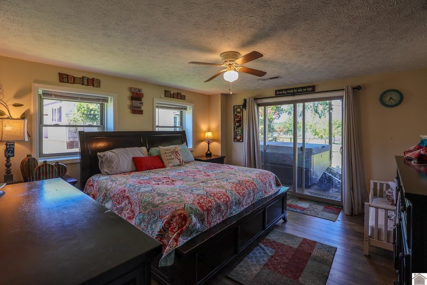 Located in Malcolm Creek on Kentucky Lake in Benton, KY, this - photo 45
