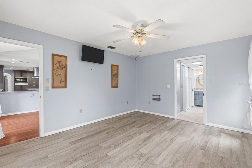 Under contract-accepting backup offers. WATER you waiting for? - photo 22