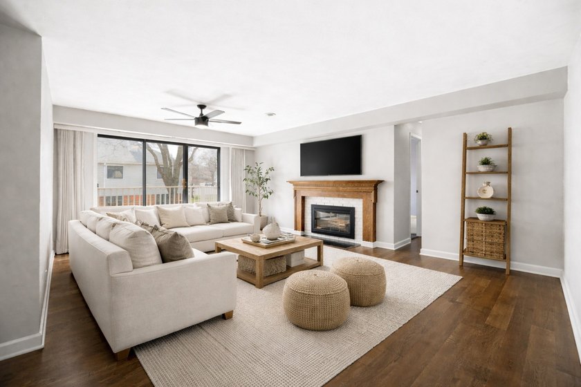 Rarely available and highly sought-after, this beautifully - photo 2