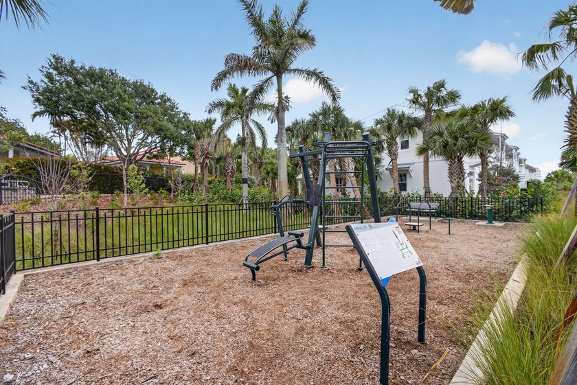 Rare one of a kind corner unit with exclusive upgrades! Chef's - photo 28