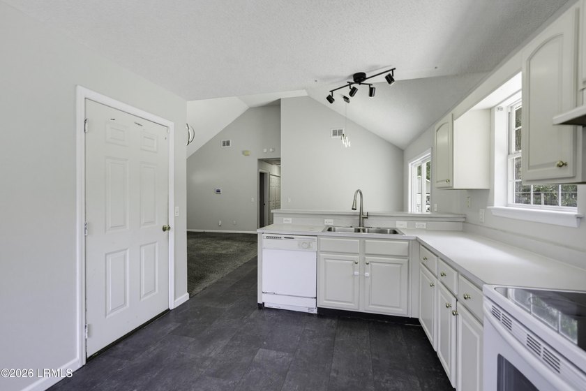 Welcome to 3 Eagle Trace, a charming 3-bedroom, 2-bath home on - photo 12